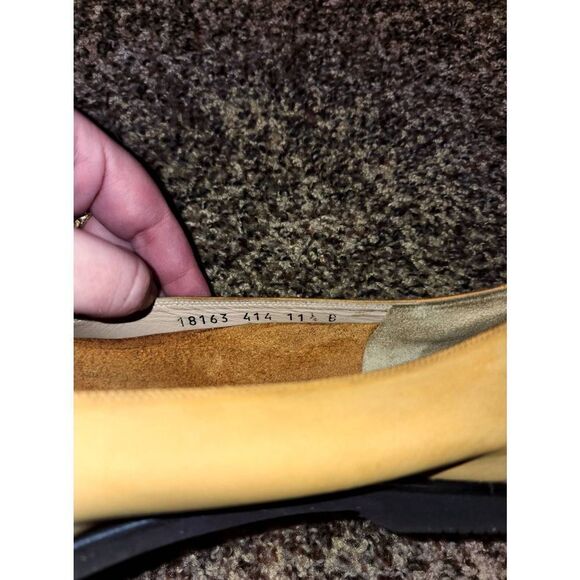 Salvatore Ferragamo | Vintage Suede Embroidered Flats - Picture 9 of 10